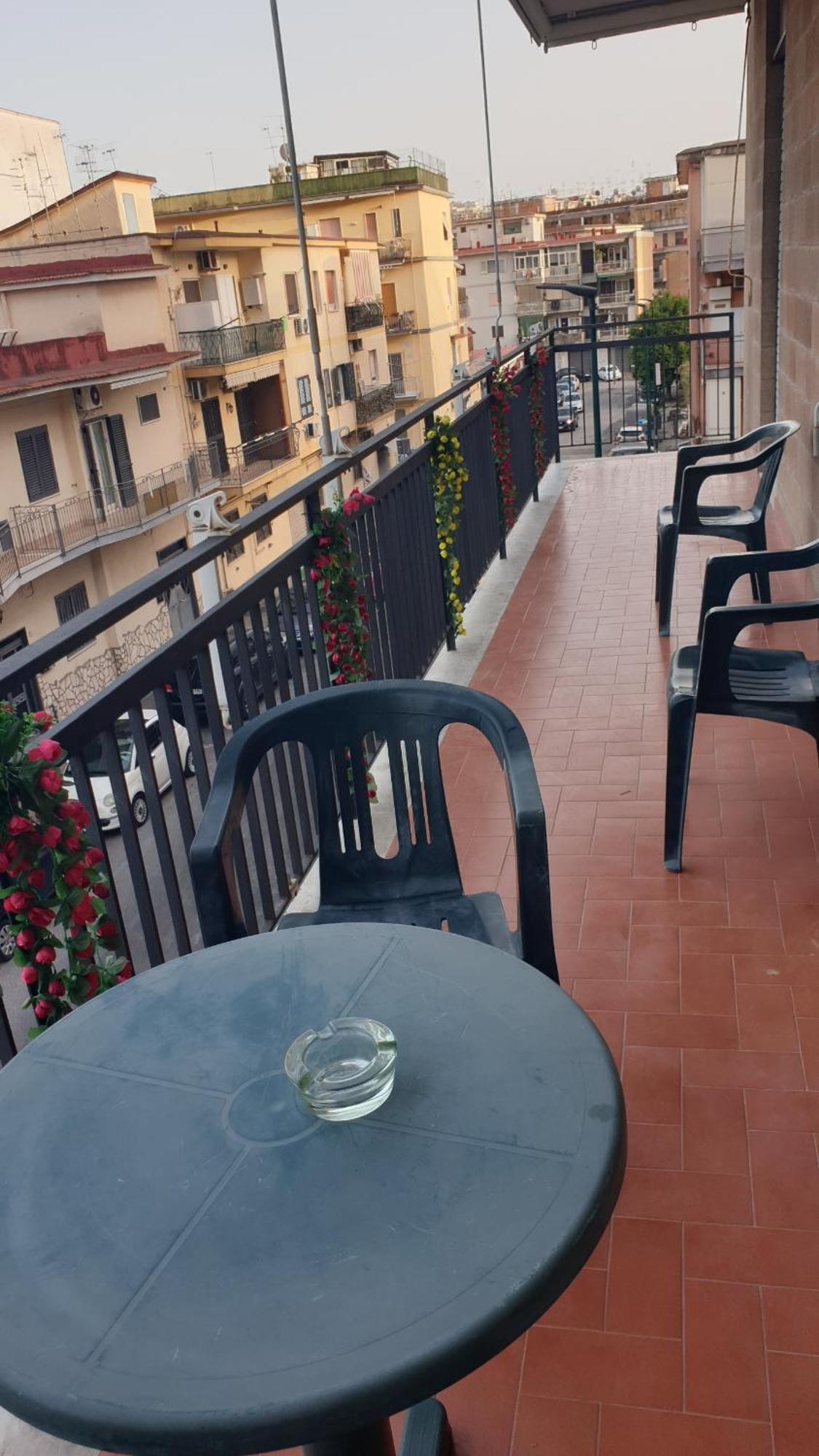 Napoli Stadio - 3 Bedrooms - 2 Bathrooms - Free Park Exterior photo